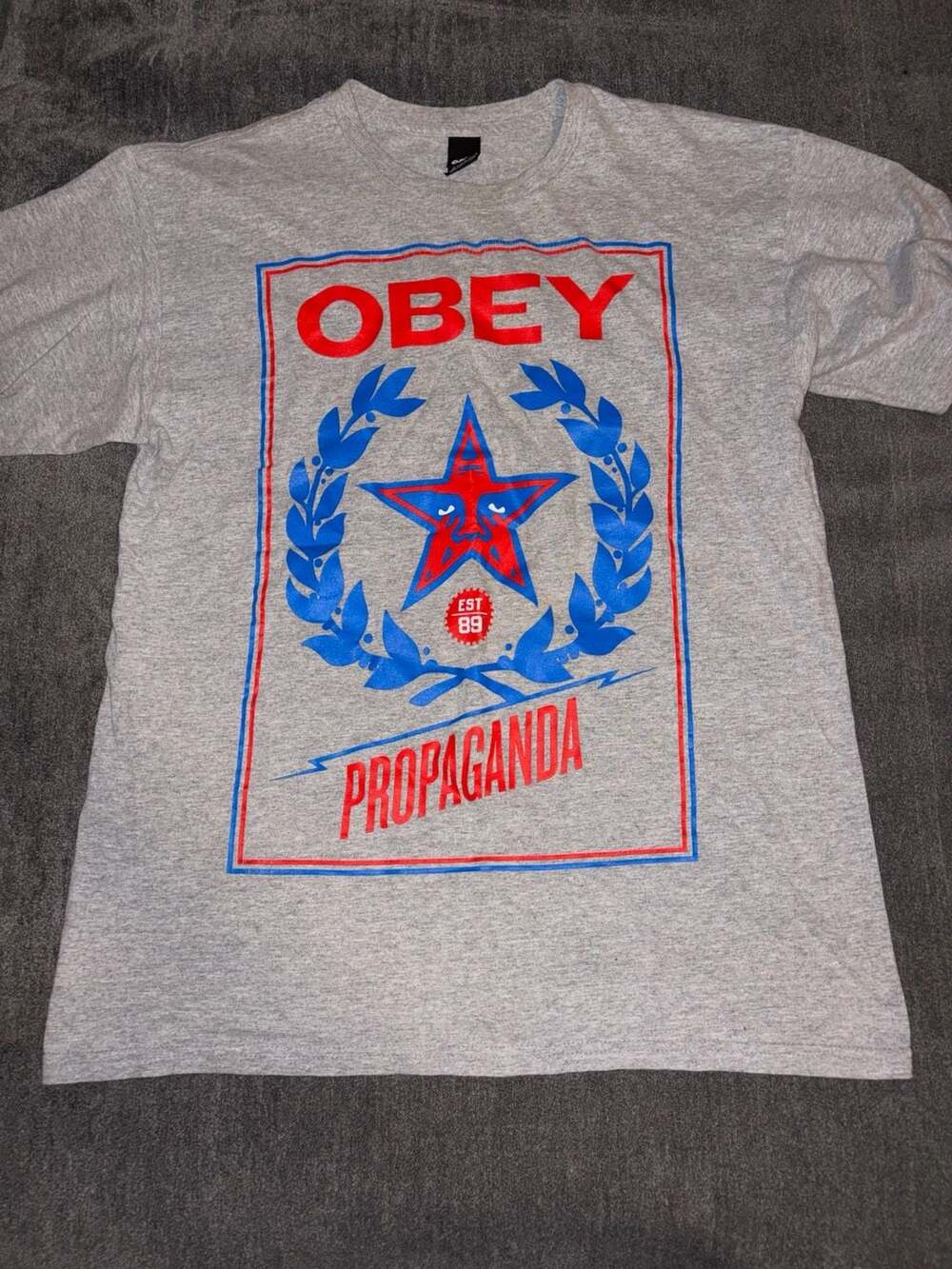 Obey Propaganda Graphic T-Shirt Size M Gray